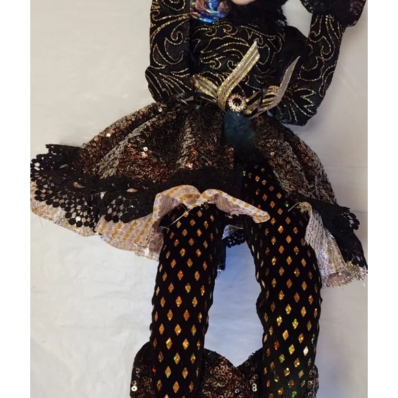 28" Halloween Elf Doll Mantel Shelf Decor Black & Gold Sequin Hat Nicole Miller - Picture 2 of 10